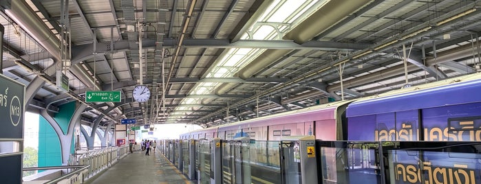 BTS มหาวิทยาลัยเกษตรศาสตร์ (N13) is one of BTS - Light Green Line (Sukhumvit Line).