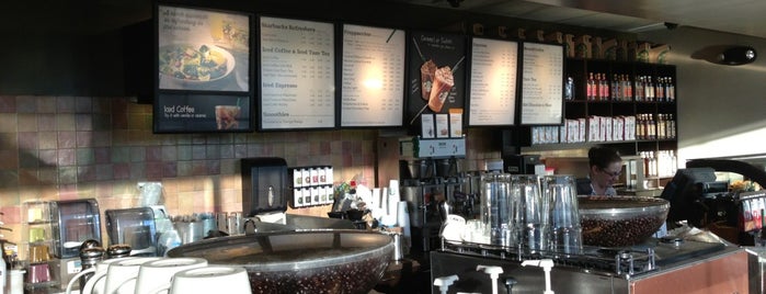 Starbucks is one of Orte, die Lindsaye gefallen.