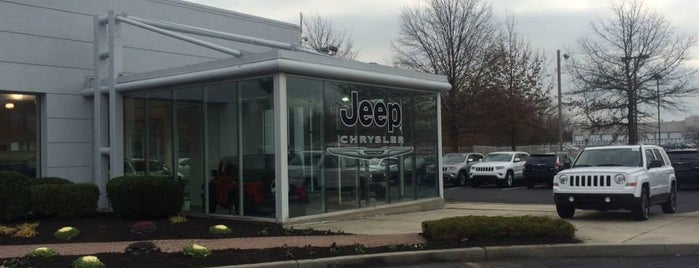 Turnersville Chrysler Jeep is one of สถานที่ที่ Jason ถูกใจ.