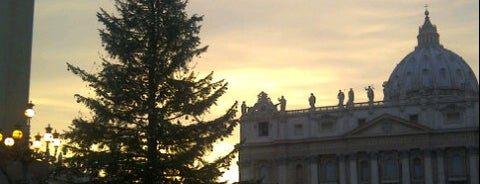 Piazza San Pietro is one of Eurotrip.