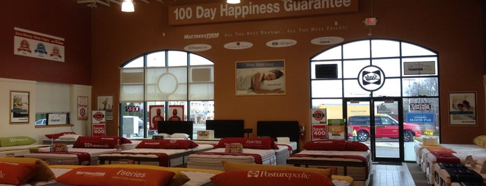 Mattress Firm is one of Lugares favoritos de Kami.