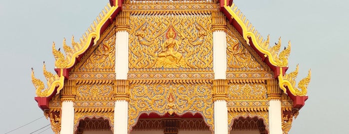 Wat Buraparam is one of Bienvenue à Surin.