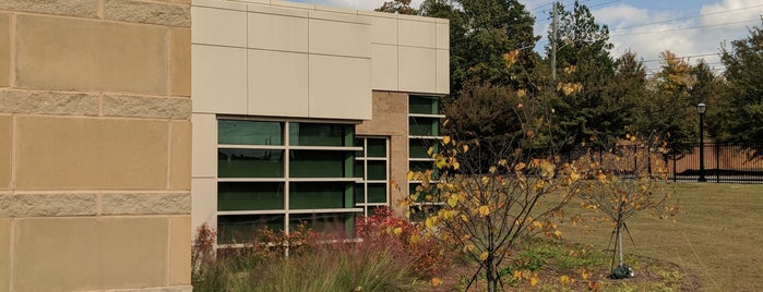 Southeast Atlanta Library is one of Chesterさんのお気に入りスポット.