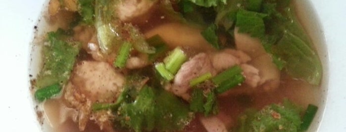 Hainanese Chicken Rice is one of Gespeicherte Orte von Yilin.