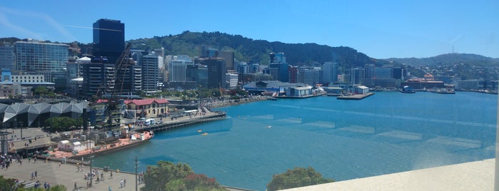 Museum of New Zealand Te Papa Tongarewa is one of Orte, die John gefallen.