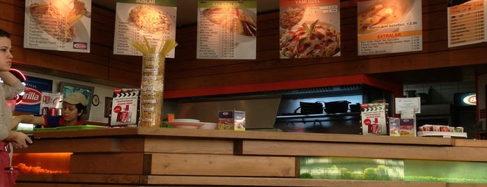 Yammi Makarna Salata Pizza is one of Turkey 🇹🇷 تركيا.
