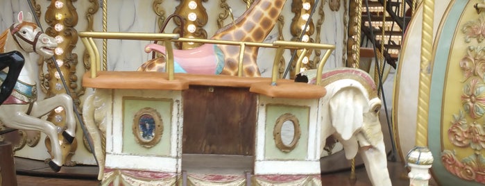 Le Carousel is one of Jesse : понравившиеся места.