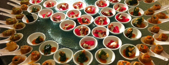 Oriental Banquet is one of Locais curtidos por Jeremy.