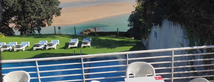Olimpo Hotel Cantabria is one of Fuera.