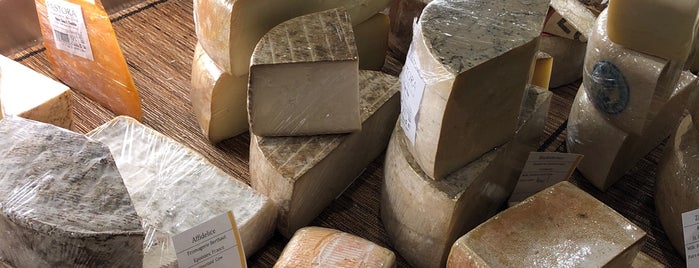 Pastoral Artisan Cheese, Bread and Wine is one of Posti che sono piaciuti a Ian.