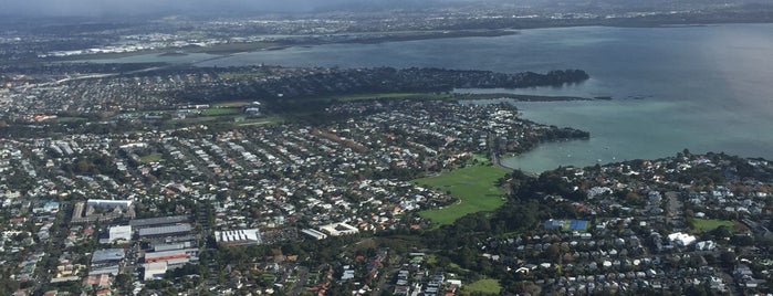 Mechanics Bay Heliport is one of Orte, die Erik gefallen.