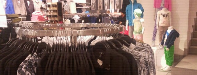 H&M is one of Philly Shopping.