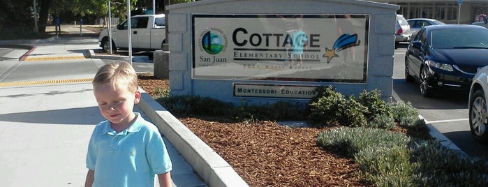 Cottage Elementary School is one of Favs.