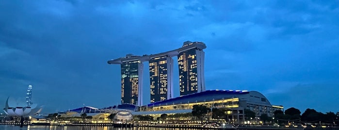 Marina Bay Waterfront Promenade is one of Singapore Todo.