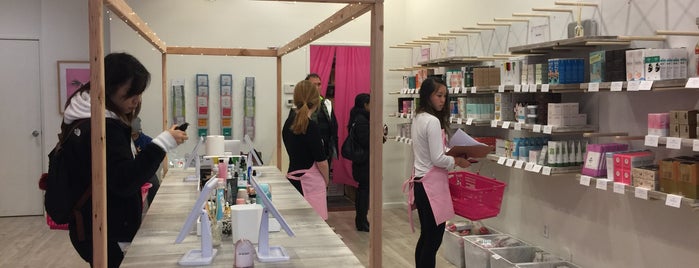 Memebox Pop-up is one of Kristina’s Liked Places.