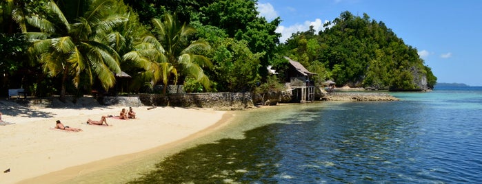 Kadidiri Island is one of Visit Sulawesi.