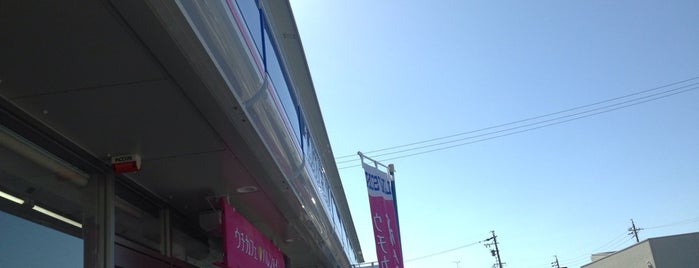 ローソン 蟹江須成店 is one of ばぁのすけ39号さんのお気に入りスポット.