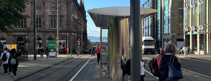 St Andrew Square Tram Stop is one of Lieux qui ont plu à George.