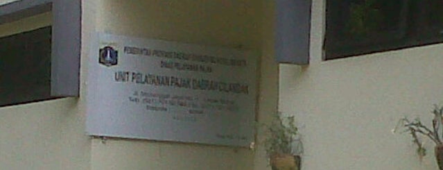 Kantor Kelurahan Lebak Bulus is one of Orte, die Arie gefallen.