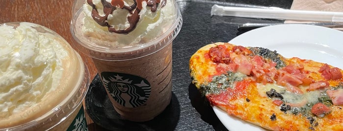 Starbucks is one of Aguさんのお気に入りスポット.