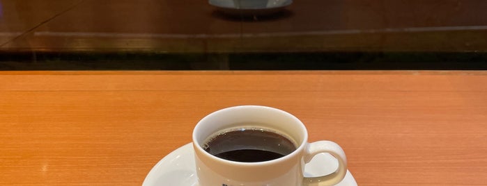 Doutor Coffee Shop is one of Places I've Been.