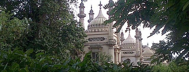 Royal Pavilion Gardens is one of Best places.
