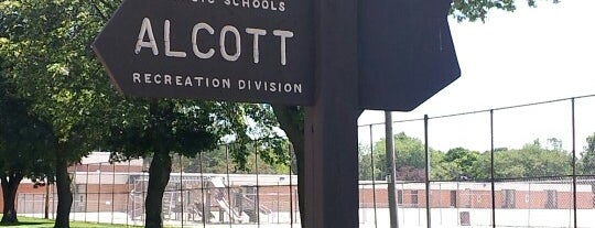 Alcott Park is one of Tempat yang Disukai Jillana.