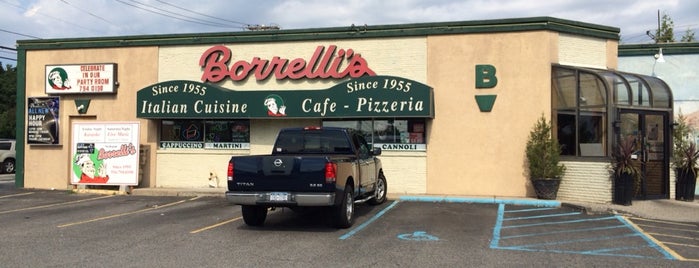 Borrelli’s Italian Restaurant is one of Orte, die NY Islanders gefallen.