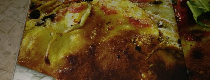 A Tal Da Pizza is one of Restaurantes.