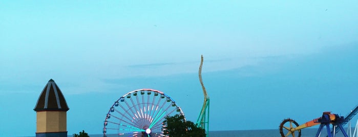 Cedar Point is one of Orte, die Kristeena gefallen.