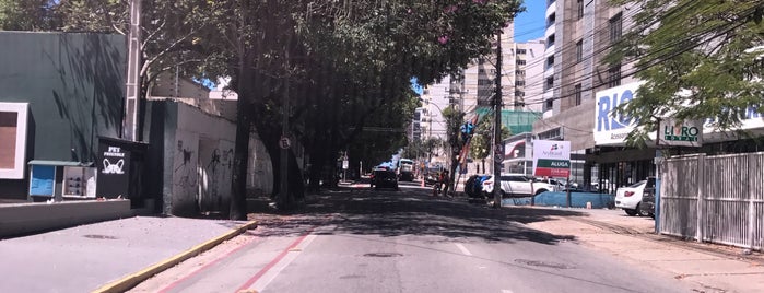 Avenida Santos Dumont is one of Locais.