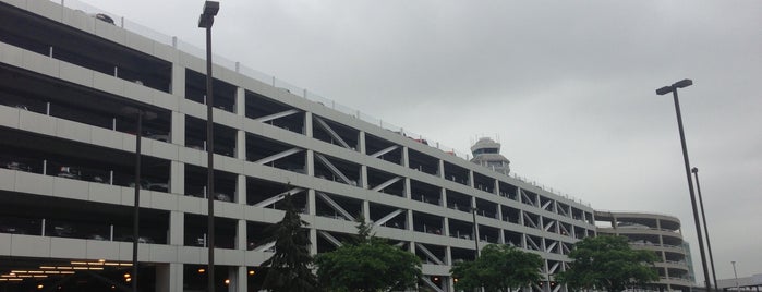 Flughafen Portland (PDX) is one of Portland 2014.