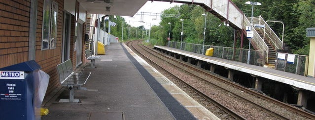 Williamwood Railway Station (WLM) is one of Neilston Line.