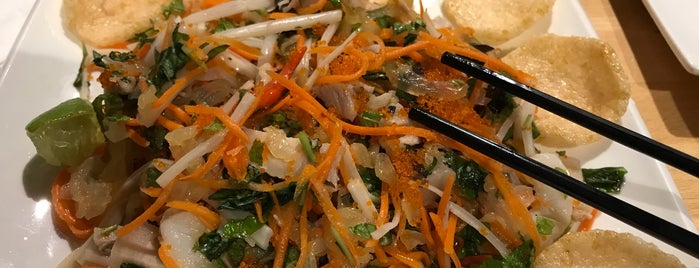 Cloud 9 Vietnamese Restaurant is one of huskyboi 님이 좋아한 장소.