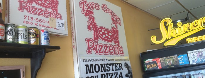 Two Guys Pizzeria is one of สถานที่ที่ huskyboi ถูกใจ.