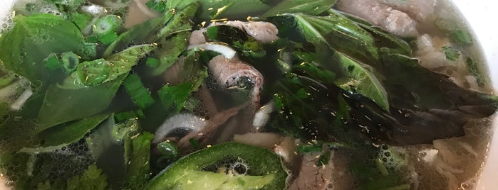 Phở Green Papaya is one of Posti che sono piaciuti a huskyboi.