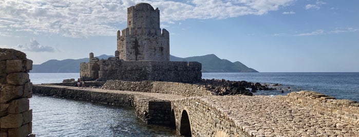 Castle of Methoni is one of Λαγκού Spots 🏄🏼‍♀️🎶🍲🍦.