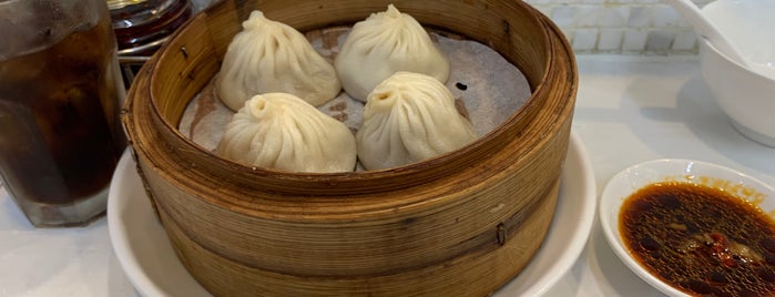 Crystal Jade La Mian Xiao Long Bao is one of Benj’s Liked Places.