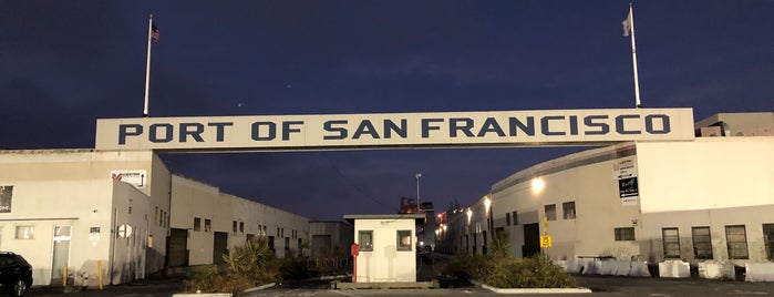 Port Of San Francisco Pier 50 is one of สถานที่ที่ Rob ถูกใจ.