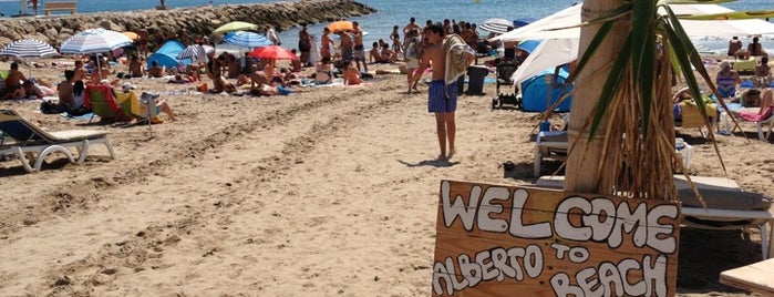 Alberto Beach is one of Tempat yang Disukai Bjorn.
