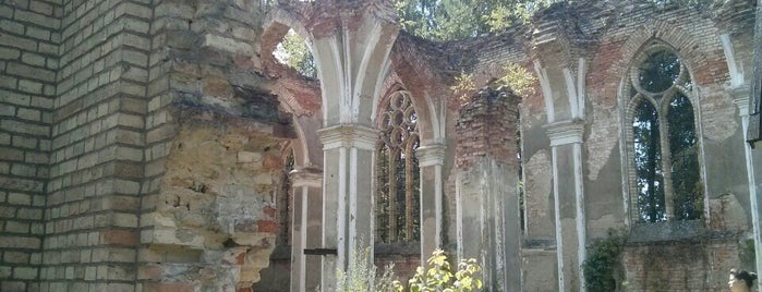 Ruiny Kościoła is one of Tempat yang Disukai Krzysztof.