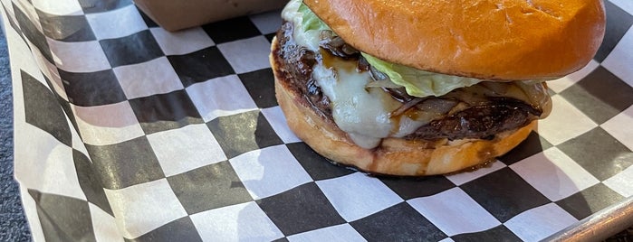 Smokin' Burgers & Lounge is one of Weekend Fun.