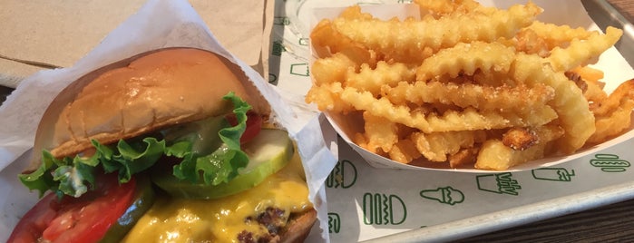 Shake Shack is one of Lieux qui ont plu à AKB.