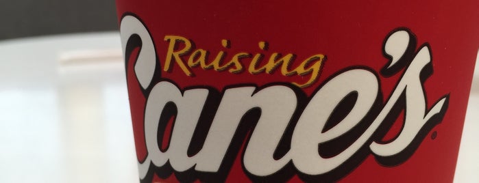 Raising Cane's Chicken Fingers is one of Rj'ın Beğendiği Mekanlar.