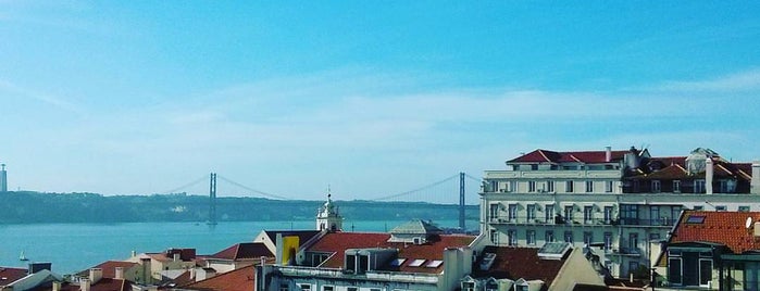 bairro alto hotel bar is one of ROOFTOP To Try 🌞🌞🌞.