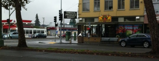 temescal produce market is one of Places where vegans and omnivores can get along.