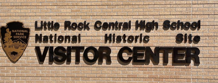 Little Rock Central High School National Historic Site is one of Tempat yang Disukai Jimmy.