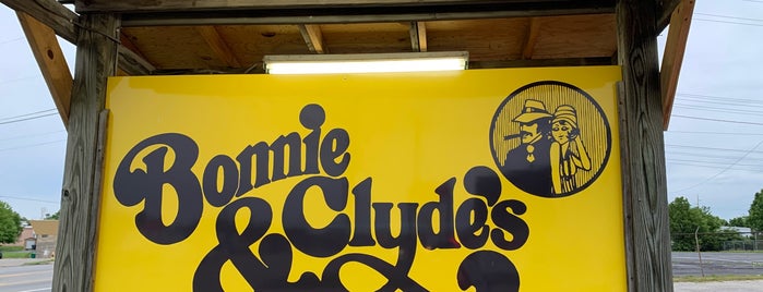 Bonnie and Clyde's Pizza Parlor is one of Pizza Tour.