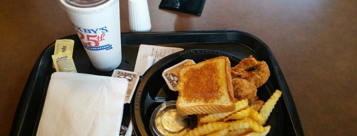 Zaxby's Chicken Fingers & Buffalo Wings is one of สถานที่ที่ Chad ถูกใจ.