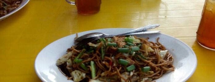 Restoran Pantai Timur is one of Makan @ Utara,MY #14.